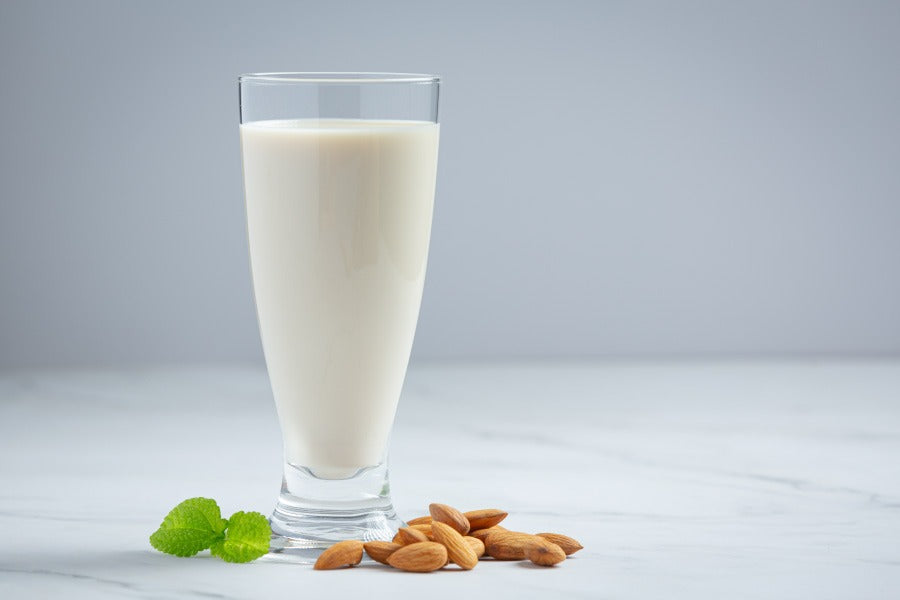 Almond Milk VS Oat Milk Which is Healthier? Saturn by GHC