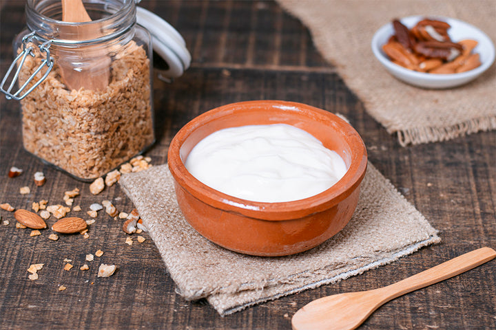 Benefits and Side effects of applying Curd to the Face